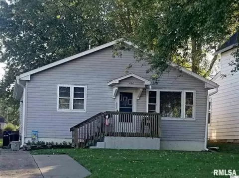 1126 N 16th St, Quincy, IL 62301