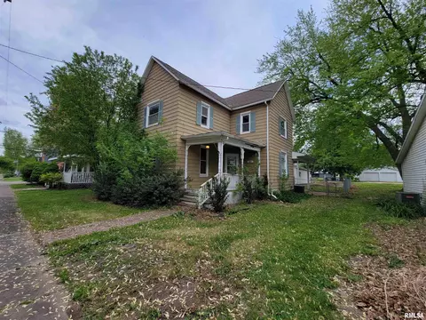 243 E Adams St, Greenview, IL 62642
