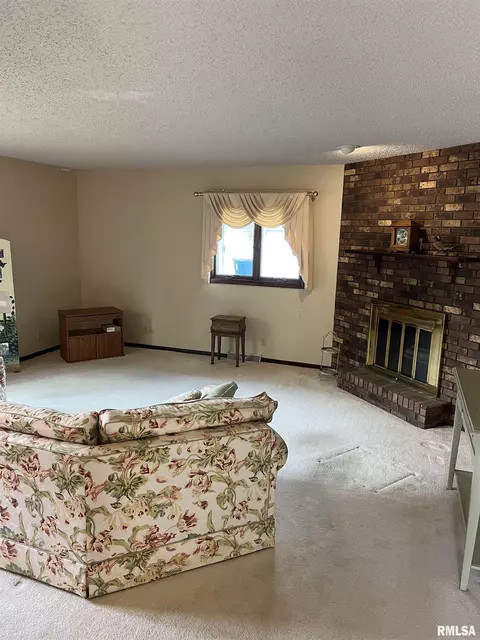 3804 Thrush Ln, Springfield, IL 62707 photo 2