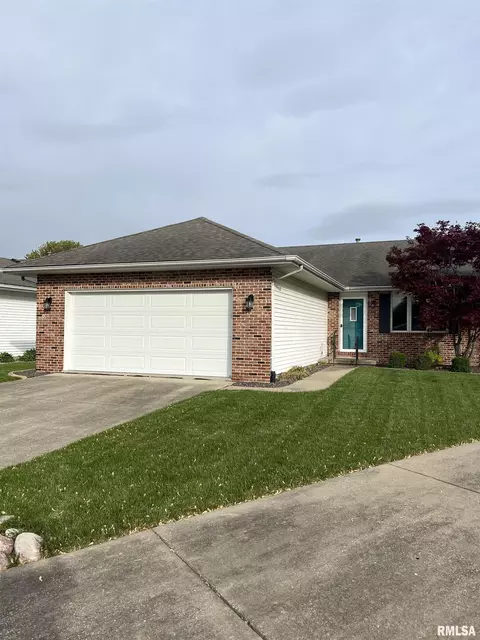 2720 Chase Dr, Springfield, IL 62704