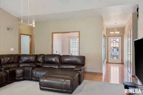 239 Maggie Dr, Springfield, IL 62707 photo 10