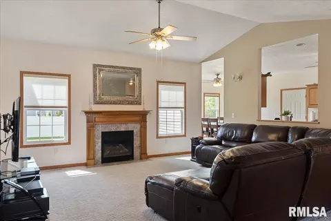 239 Maggie Dr, Springfield, IL 62707 photo 7