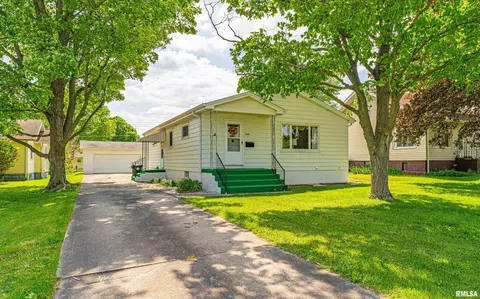 1705 Broadway St, Lincoln, IL 62656