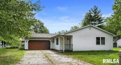 313 N Violet Dr, Auburn, IL 62615