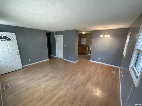 13 Gettysburg Dr, Springfield, IL 62702 photo 4