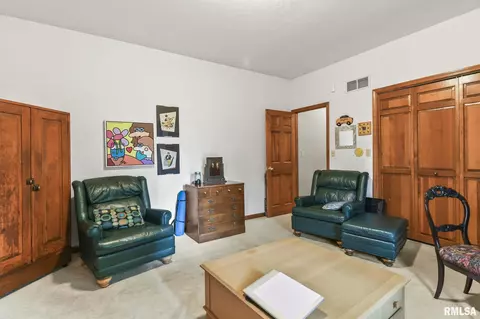 501 N Durkin Dr, Springfield, IL 62702 photo 19