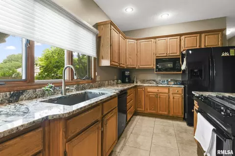 501 N Durkin Dr, Springfield, IL 62702 photo 15