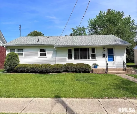 1477 Florence Ave, Galesburg, IL 61401