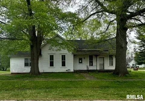 421 East St, Maquon, IL 61458