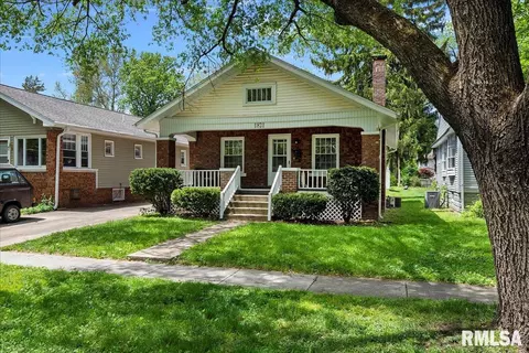 1821 S Douglas St, Springfield, IL 62704 photo 2
