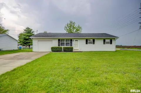 1451 Cindy Ln, Taylorville, IL 62568