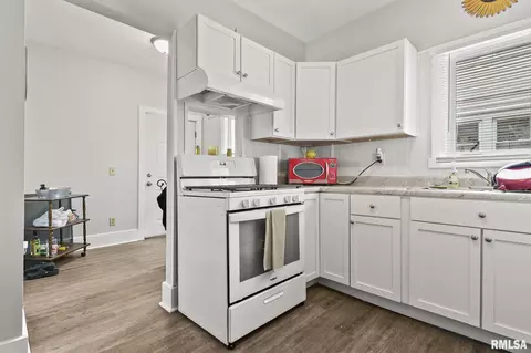 904 S Macarthur Blvd, Springfield, IL 62704 photo 8