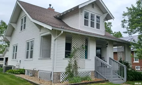 401 Albers St, Golden, IL 62339