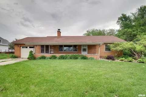 1820 N 24th St, Quincy, IL 62301