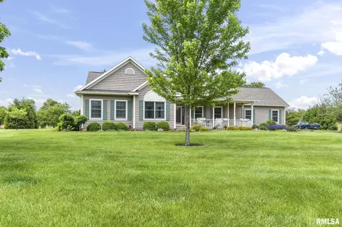 16317 S Meadow Ln, Petersburg, IL 62675