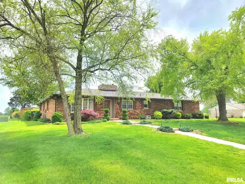 2120 S Sheridan Dr, Quincy, IL 62305