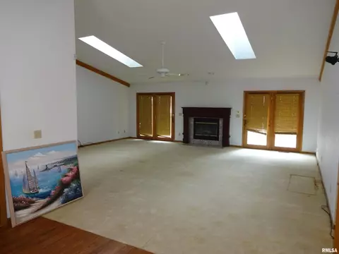2118 Checkerberry Ln, Springfield, IL 62711 photo 2