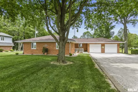 14732 Dixon Rd, Auburn, IL 62615