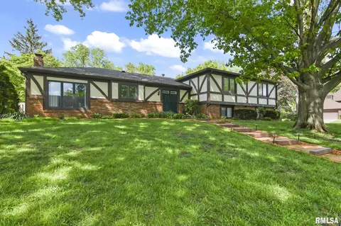 101 Pinehurst Dr, Springfield, IL 62704