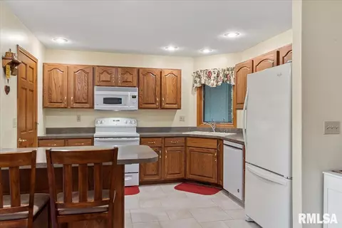 4677 Barrington Dr, Springfield, IL 62711 photo 10