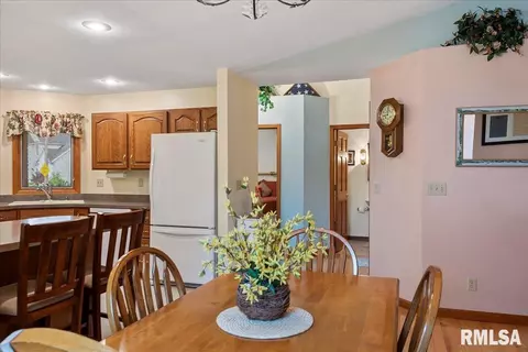 4677 Barrington Dr, Springfield, IL 62711 photo 8