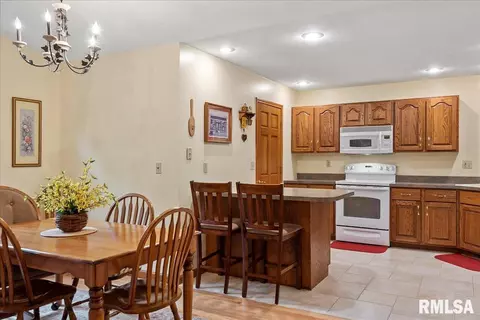 4677 Barrington Dr, Springfield, IL 62711 photo 6