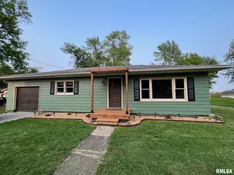 520 S Maltby St, Waynesville, IL 61778