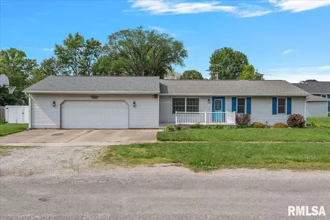 207 W Harpole St, Williamsville, IL 62693