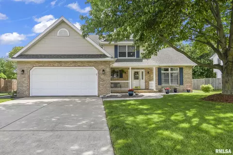 125 Cypress Dr, Williamsville, IL 62693