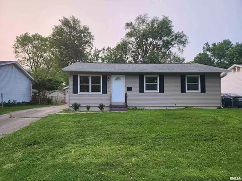 2521 Somerton Rd, Springfield, IL 62702