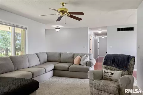 384 S Bradfordton Rd, Springfield, IL 62711 photo 7