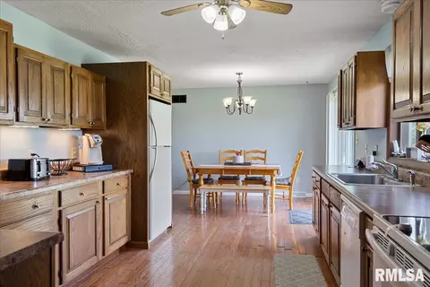 384 S Bradfordton Rd, Springfield, IL 62711 photo 12