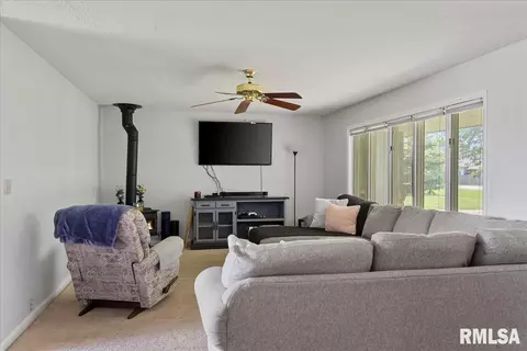 384 S Bradfordton Rd, Springfield, IL 62711 photo 5