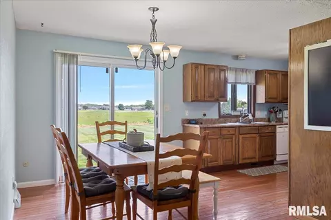384 S Bradfordton Rd, Springfield, IL 62711 photo 9
