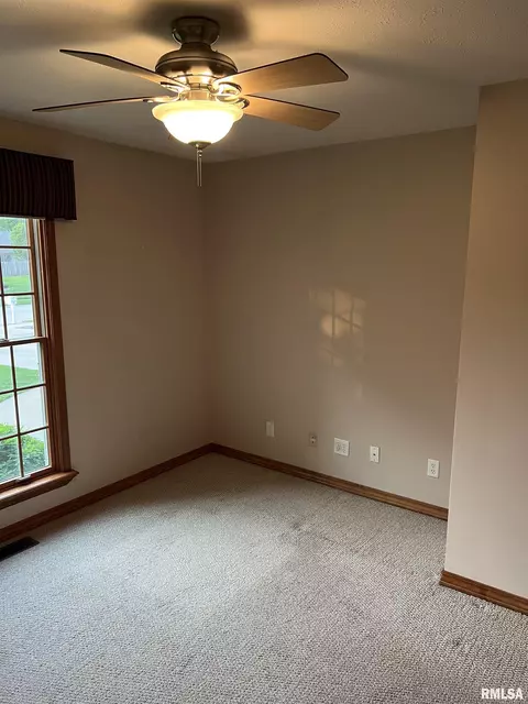 2442 Glencoe St, Springfield, IL 62704 photo 23