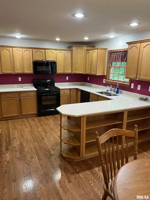 2442 Glencoe St, Springfield, IL 62704 photo 7