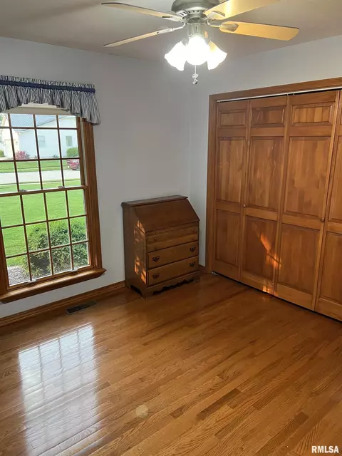 2442 Glencoe St, Springfield, IL 62704 photo 19