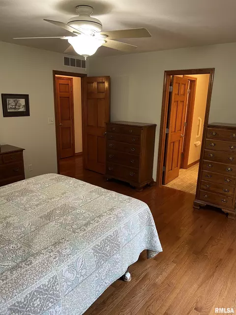 2442 Glencoe St, Springfield, IL 62704 photo 13