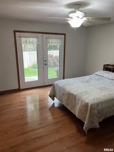 2442 Glencoe St, Springfield, IL 62704 photo 11