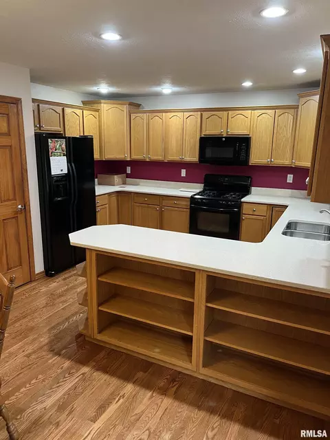 2442 Glencoe St, Springfield, IL 62704 photo 8