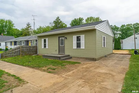 525 N Hamilton St, Lincoln, IL 62656