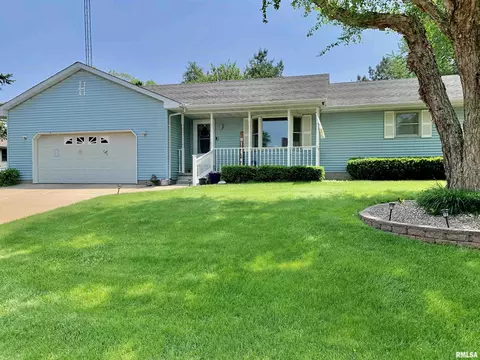 2107 Cypress Dr, Jacksonville, IL 62650