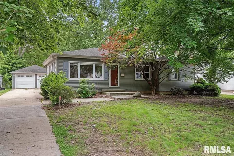 44 Circle Dr, Springfield, IL 62703