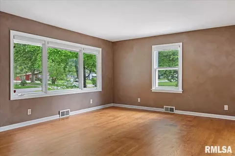 44 Circle Dr, Springfield, IL 62703 photo 6