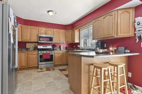 2424 E Sangamon Ave, Springfield, IL 62702 photo 10