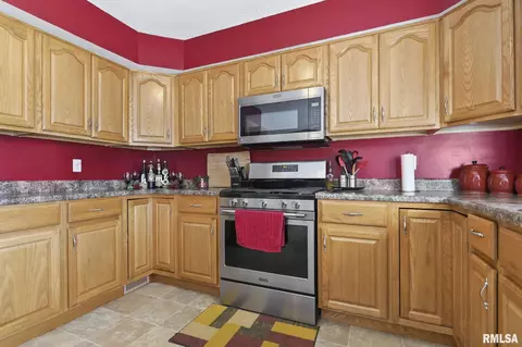2424 E Sangamon Ave, Springfield, IL 62702 photo 8