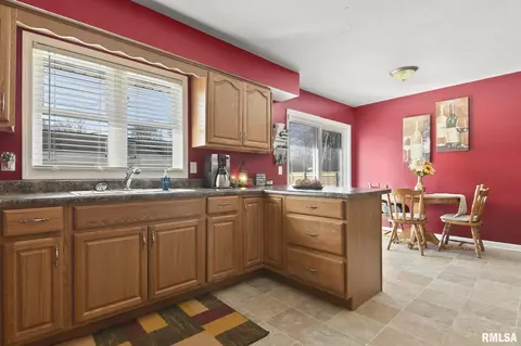 2424 E Sangamon Ave, Springfield, IL 62702 photo 11