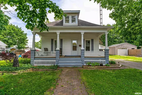 606 N Hamilton St, Lincoln, IL 62656