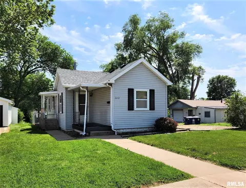 2218 Lind St, Quincy, IL 62301