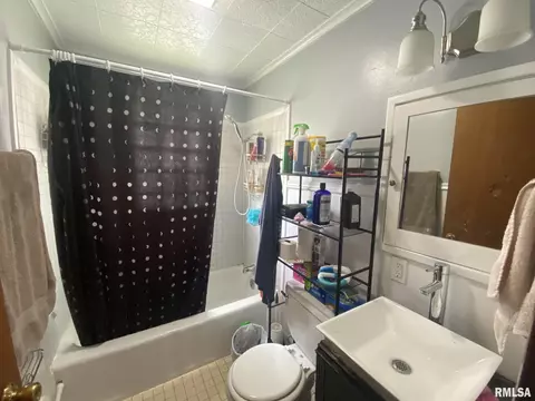 2121 Enterprise St, Springfield, IL 62702 photo 4